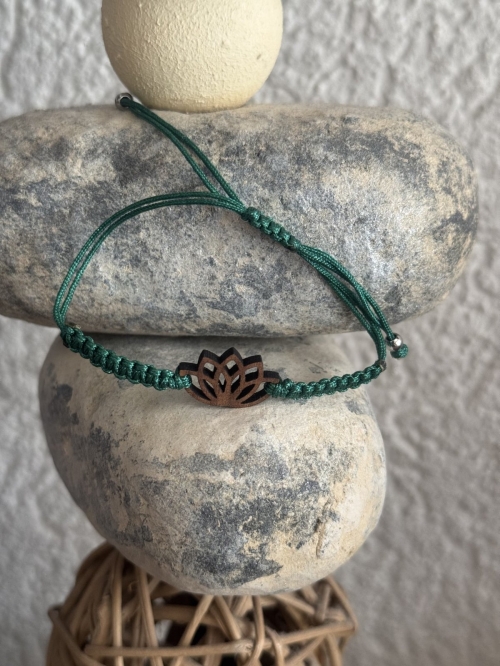bracelet lotus
